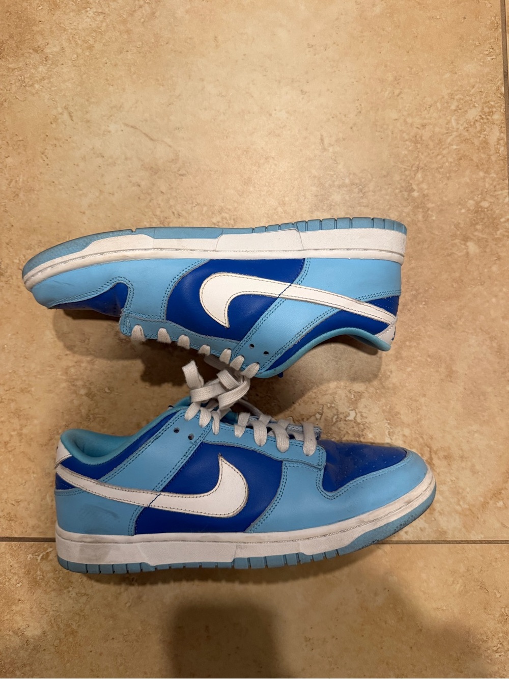 Nike Men’s Sneakers in Light Blue and Royal Blue with White Swoosh